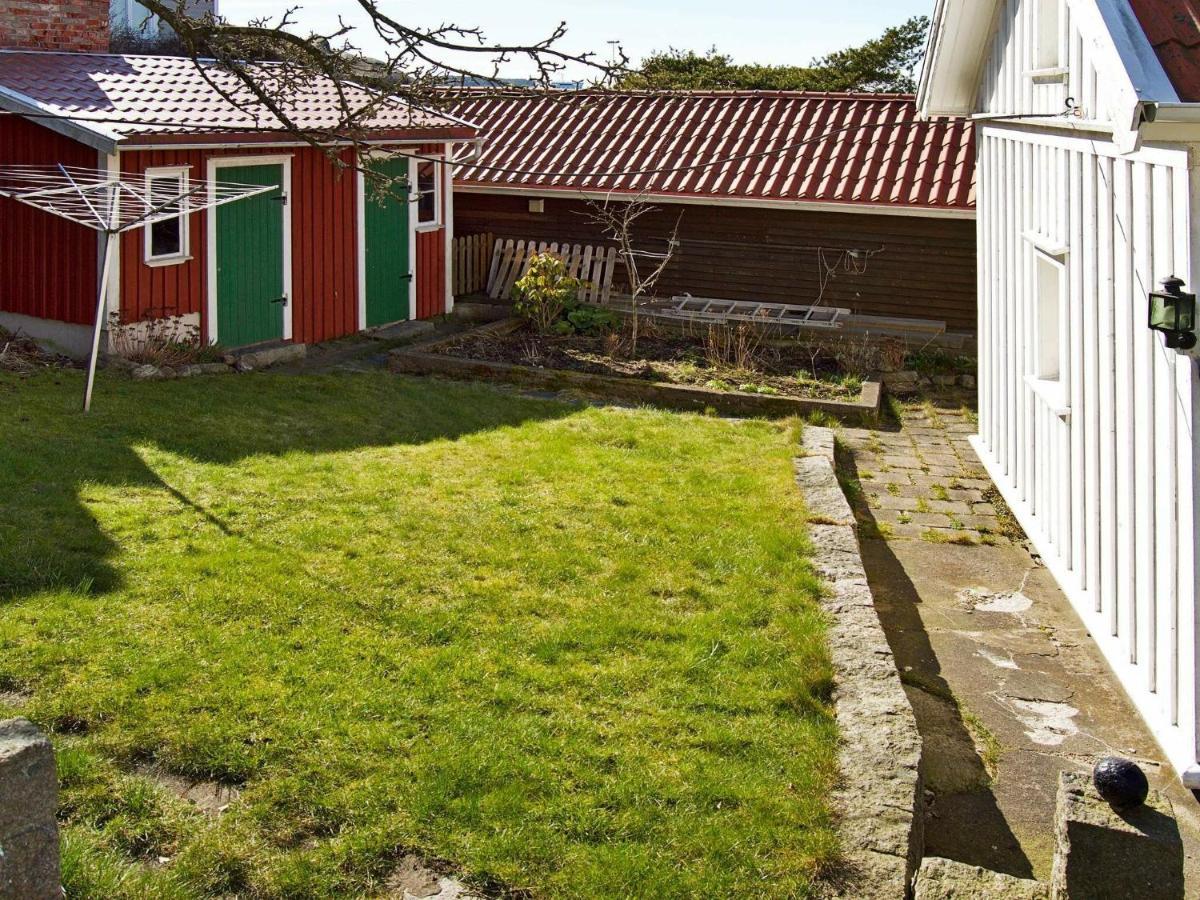 5 Person Holiday Home In Str Mstad Stromstad Room photo